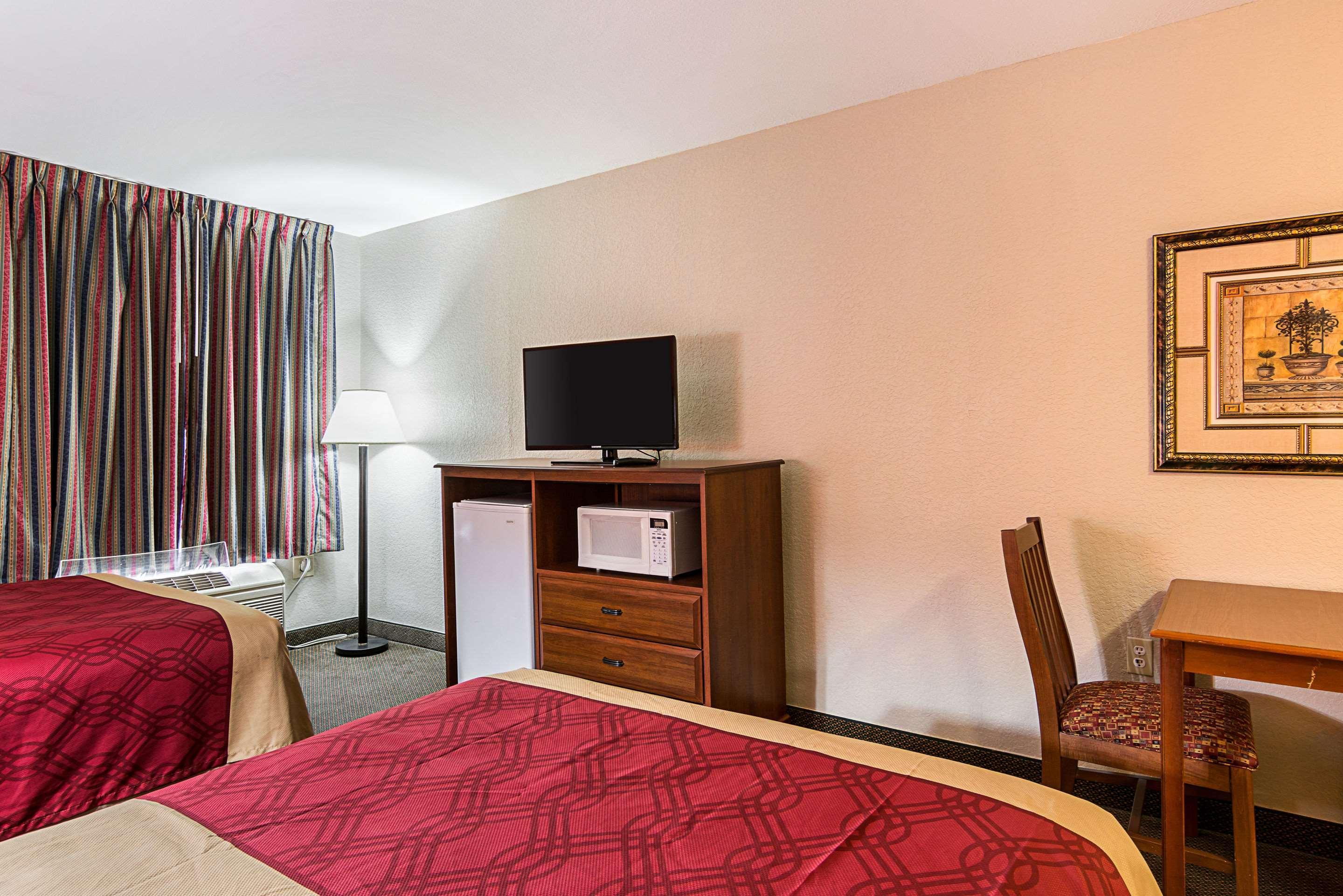 Econo Lodge Andrews Afb Clinton Buitenkant foto