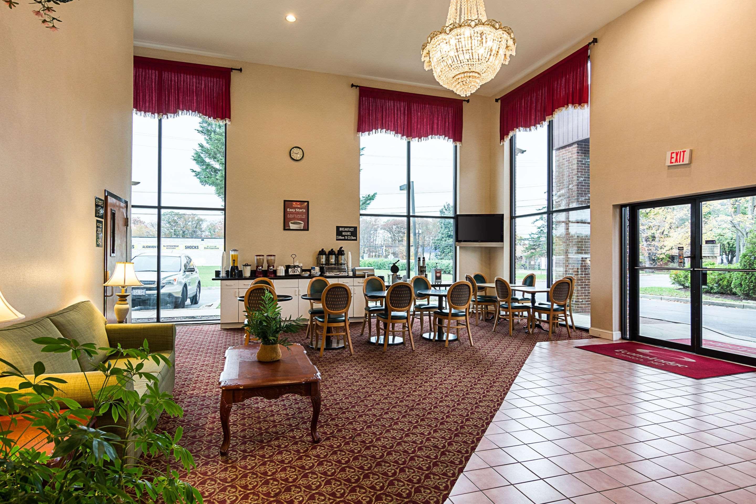 Econo Lodge Andrews Afb Clinton Buitenkant foto