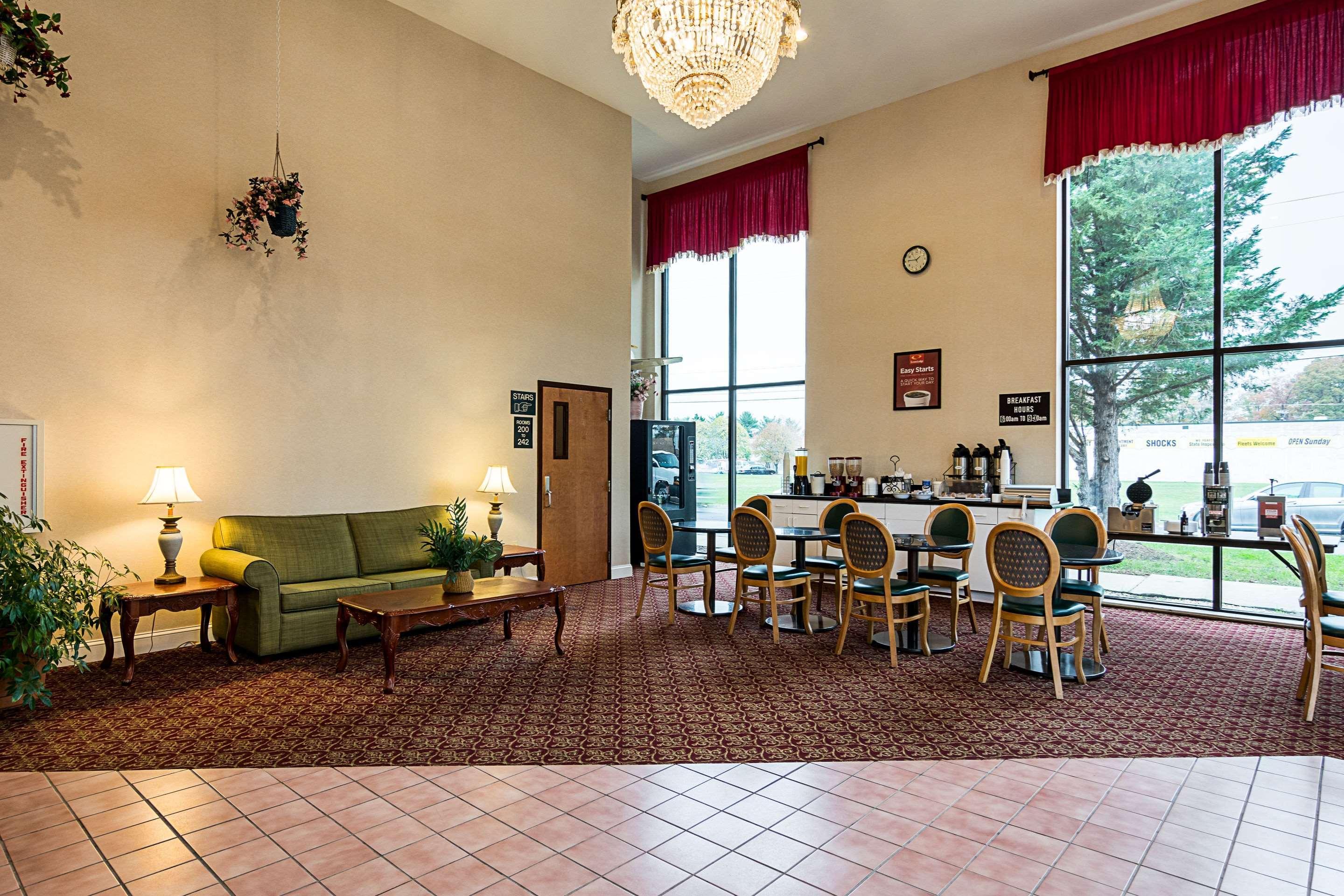 Econo Lodge Andrews Afb Clinton Buitenkant foto